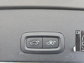 https://vehicle.imgix.net/4247745/c8e2082f-753f-435d-9d97-610aa9f1091e.jpg