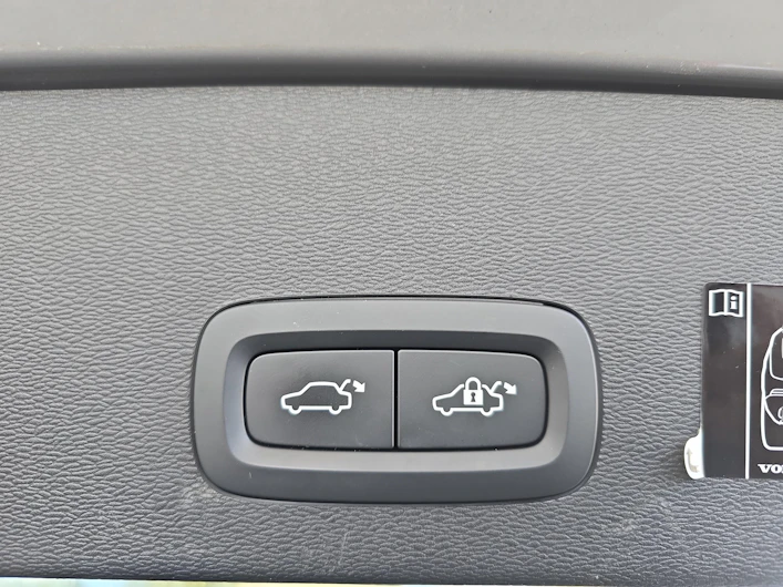 Fahrzeugbild VOLVO C40