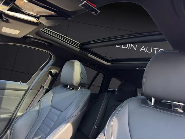 BMW 330i xDrive SAG Touring