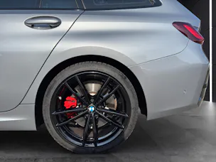BMW 330i xDrive SAG Touring