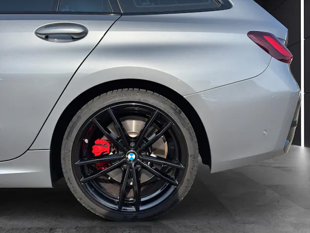 BMW 330i xDrive SAG Touring