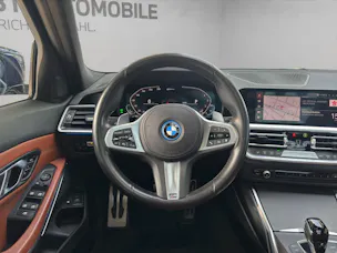 BMW 330e xDrive SAG Touring