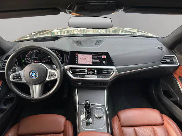 BMW 330e xDrive SAG Touring