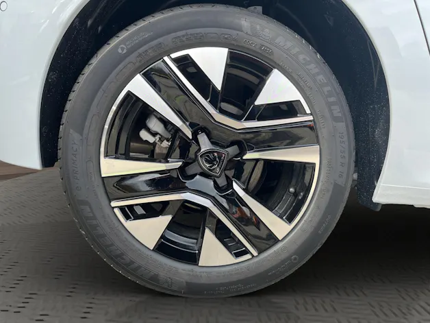 Peugeot 208 1.2 Hybrid Allure