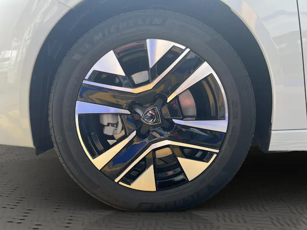 Peugeot 208 1.2 Hybrid Allure