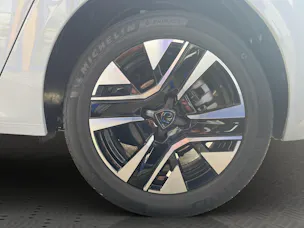 Peugeot 208 1.2 Hybrid Allure