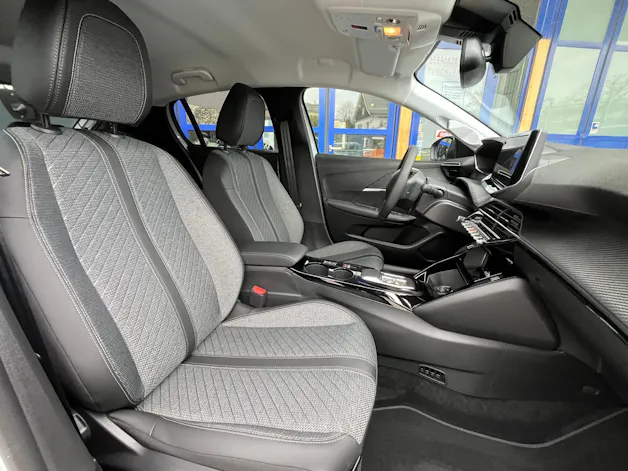 Peugeot 208 1.2 Hybrid Allure
