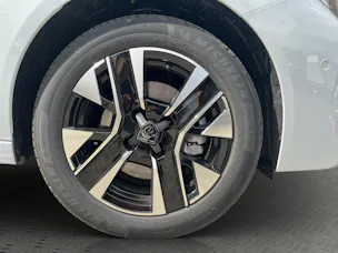 Peugeot 208 1.2 Hybrid Allure