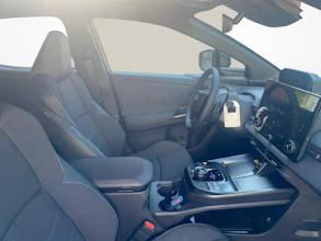 https://vehicle.imgix.net/4248118/33c8f6b5-25e8-4215-b82b-520901b917d5.jpg