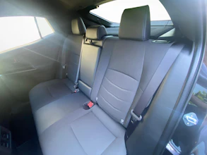 https://vehicle.imgix.net/4248118/bdf93f40-fb0b-4a40-adea-51e694224b6e.jpg
