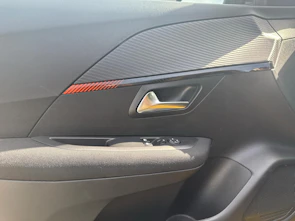 Fahrzeugbild PEUGEOT 208 1.2 PureTech Active / ab 3,99% Leasing bei Abschluss einer Protect Autoversicherung