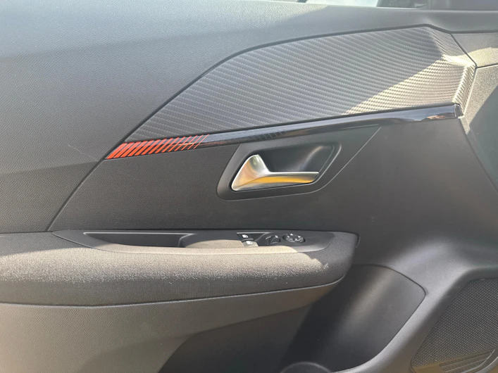 Fahrzeugbild PEUGEOT 208