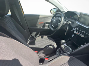 Fahrzeugbild PEUGEOT 208 1.2 PureTech Active / ab 3,99% Leasing bei Abschluss einer Protect Autoversicherung