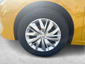 Fahrzeugbild PEUGEOT 208 1.2 PureTech Active / ab 3,99% Leasing bei Abschluss einer Protect Autoversicherung