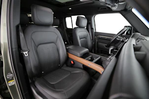 immagine del veicolo LAND ROVER Defender 130 3.0 I6 400 X