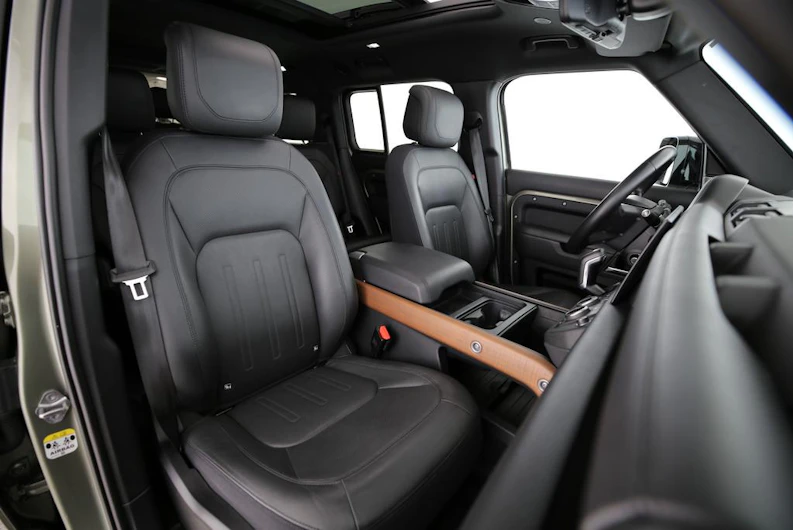 immagine del veicolo LAND ROVER DEFENDER
