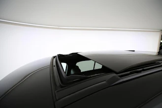 https://vehicle.imgix.net/4248568/155a7e7d-da2f-4b89-a784-c5999ccdd175.jpg