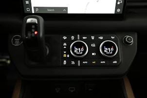 immagine del veicolo LAND ROVER Defender 130 3.0 I6 400 X