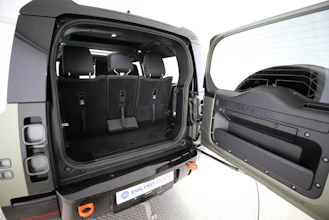 https://vehicle.imgix.net/4248568/ae4c1eef-3941-4697-8323-c47807ffbbb0.jpg