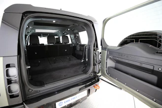 https://vehicle.imgix.net/4248568/ded5e349-a0b7-4943-968b-a63e0ca2fbb9.jpg