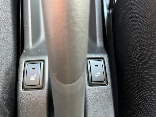 Suzuki Swift 1.2 Sakura Top Hybrid 4x4
