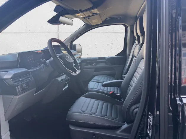 Ford Tourneo C Bus 320 L2 2.0 EcoBlue 170 Titanium