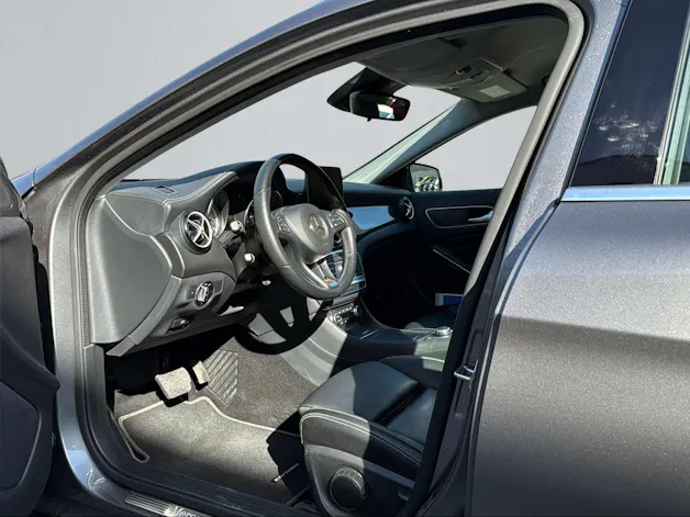 Mercedes-Benz GLA 250 AMG Line 4Matic 7G-DCT