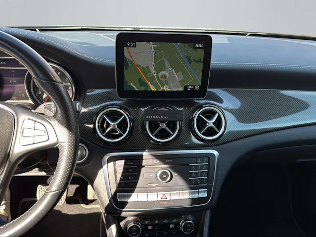 Mercedes-Benz GLA 250 AMG Line 4Matic 7G-DCT