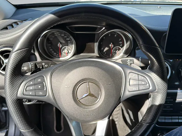 Mercedes-Benz GLA 250 AMG Line 4Matic 7G-DCT