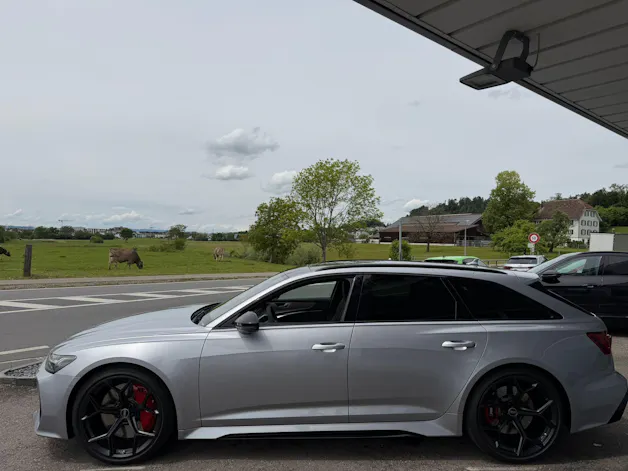 Audi NaviPLUS/Advanced B&O Sound/Umfeldkamera/Panoramadach/AHK/RS Sportauspuffanlage/
