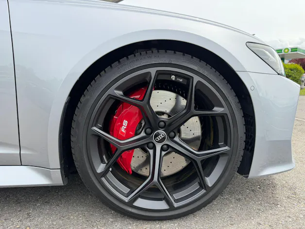 Audi NaviPLUS/Advanced B&O Sound/Umfeldkamera/Panoramadach/AHK/RS Sportauspuffanlage/