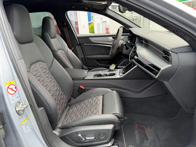 Audi NaviPLUS/Advanced B&O Sound/Umfeldkamera/Panoramadach/AHK/RS Sportauspuffanlage/