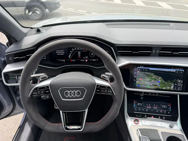Audi NaviPLUS/Advanced B&O Sound/Umfeldkamera/Panoramadach/AHK/RS Sportauspuffanlage/