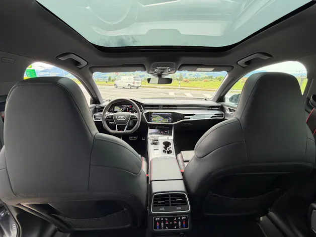 Audi NaviPLUS/Advanced B&O Sound/Umfeldkamera/Panoramadach/AHK/RS Sportauspuffanlage/