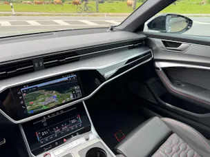 Audi NaviPLUS/Advanced B&O Sound/Umfeldkamera/Panoramadach/AHK/RS Sportauspuffanlage/