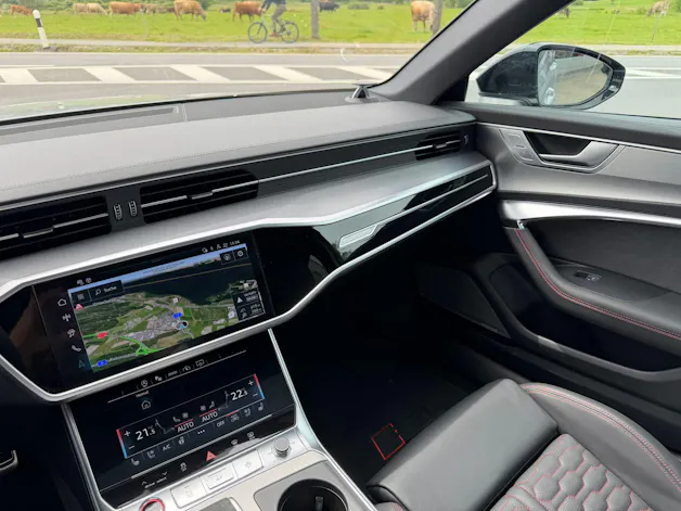 Audi NaviPLUS/Advanced B&O Sound/Umfeldkamera/Panoramadach/AHK/RS Sportauspuffanlage/