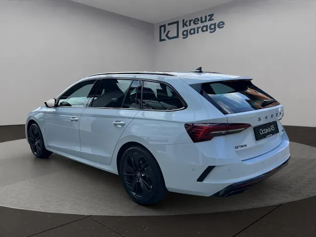 Škoda Octavia Combi 2.0 TSI DSG RS