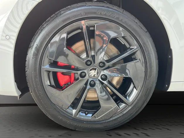 Škoda Octavia Combi 2.0 TSI DSG RS