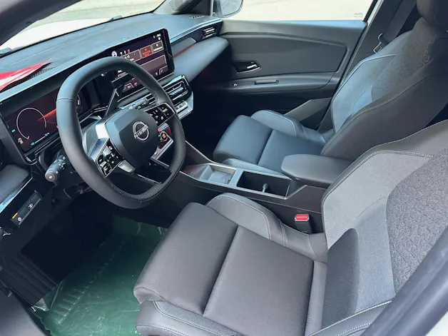 Nissan Micra 52kWh Advance