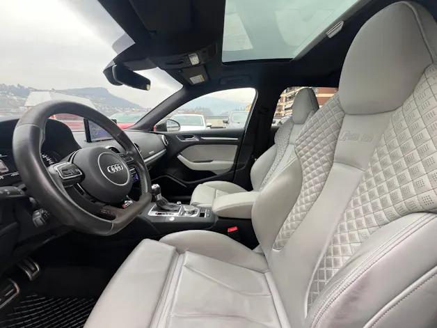 Audi RS3 2.5 TSI quattro S-tronic