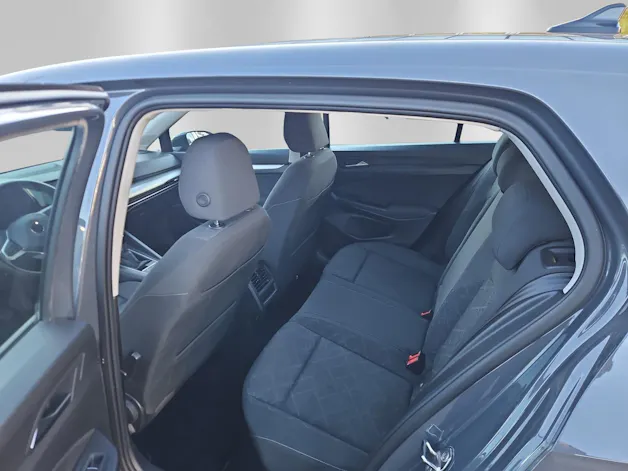VW Golf 1.5 TSI ACT First Edition