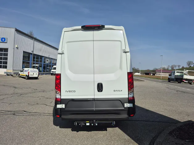 Iveco 35S16A8 V
