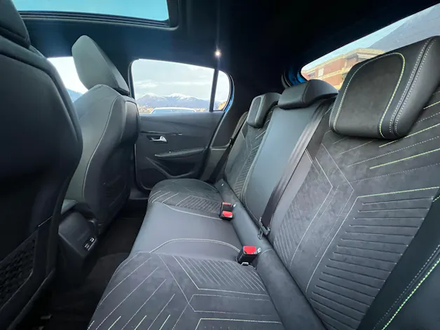Peugeot 208 Elektrik 115kW GT