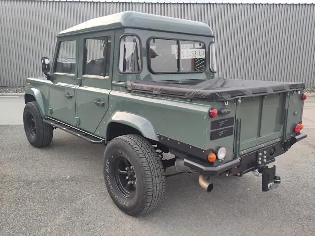 Land Rover Defender 110 2.4 Td4 High Capacity Pick Up