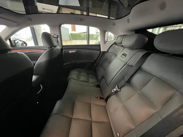 MG IM6 EV 100kWh Performance 20