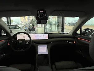 MG IM6 EV 100kWh Performance 20