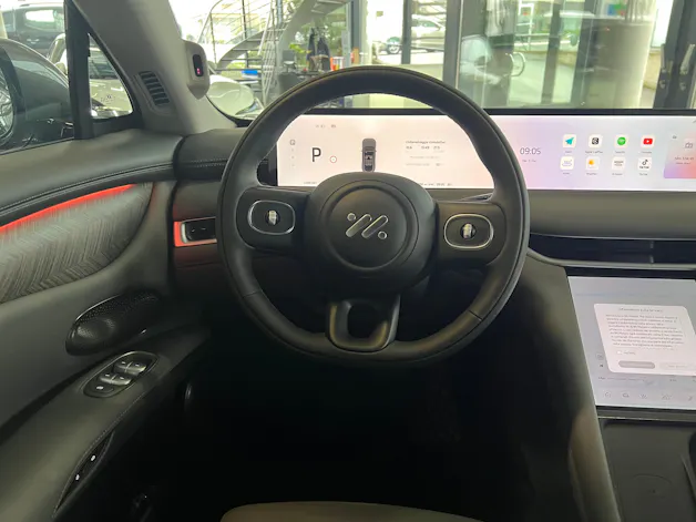 MG IM6 EV 100kWh Performance 20