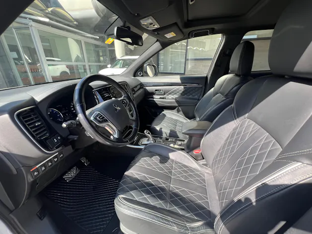 Mitsubishi Outlander 2.4 PHEV Diamond S-Edition 4WD Automatic