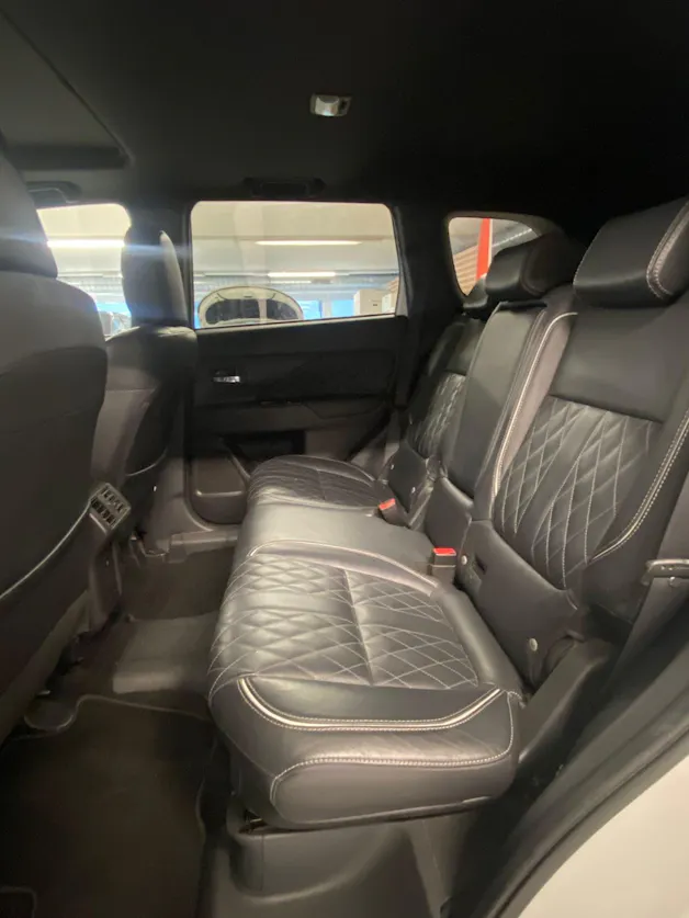 Mitsubishi Outlander 2.4 PHEV Diamond S-Edition 4WD Automatic