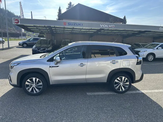Suzuki S-Cross 1.4 T Sakura Top Hybrid 4x4